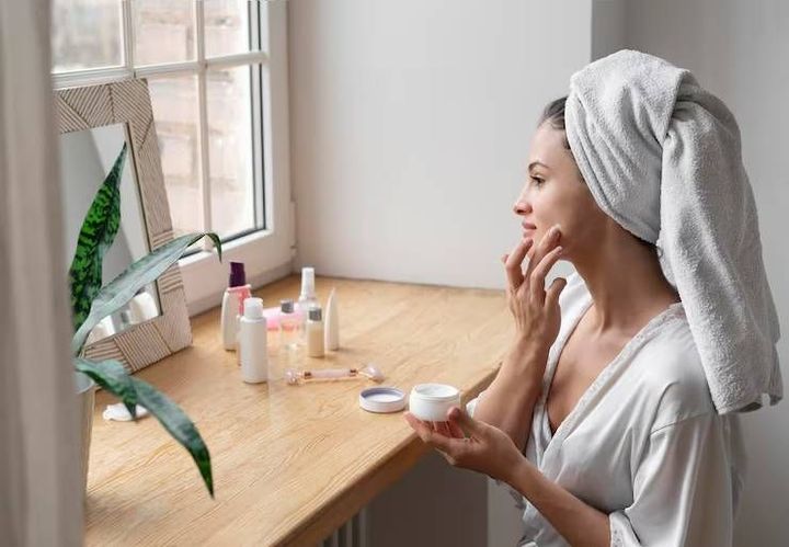 Skincare Routines for Different Skin Types: Guide to Daily Skincare Practices