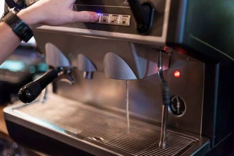 Ice Cream Making Machines: Explore Freezing Methods, Mixing Systems, and Production Features