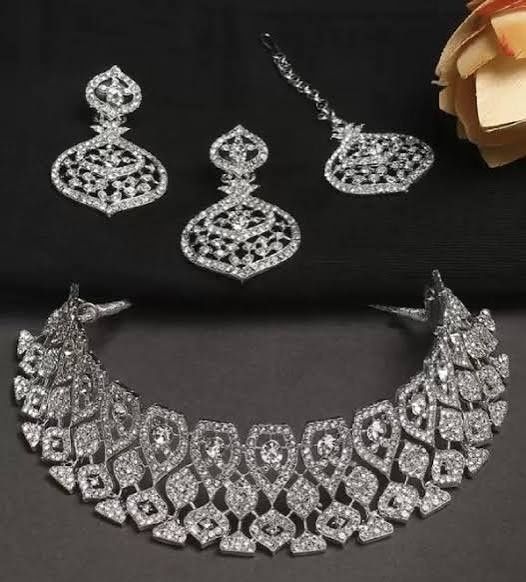 Luxury Diamond Jewelry: An Overview of Elegant Designs and Diamond Details