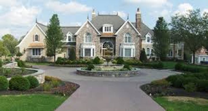 How to Choose the Right Asphalt Paving Company: Residential & Commercial Solutions