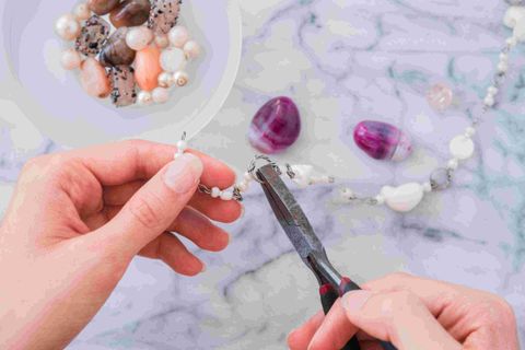 A Guide to Cocktail Dresses: Basics, Explanation, and Helpful Information