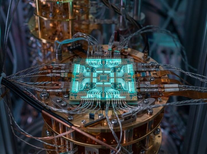 Quantum Cryptography Hardware: Guide to Components and Practical Insights