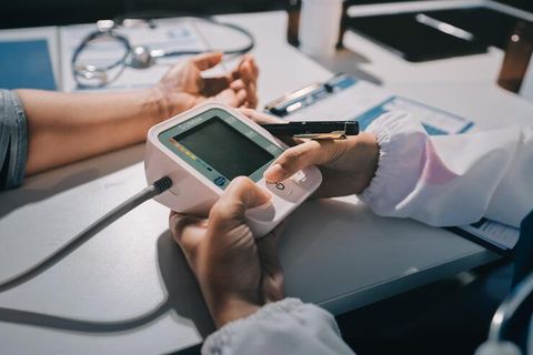 Guide To Industrial IoT Solutions: How Connected Machines Improve Factory Efficiency