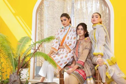 Designer Fashion: Explore Luxury Styles, Trends, and Key Information