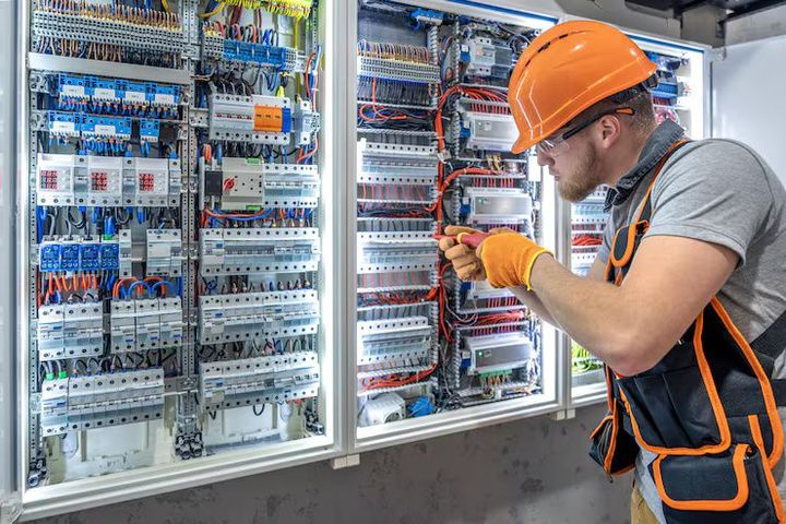 Switchgear Panels: Guide to Electrical Distribution, Protection, and Industrial Power Systems