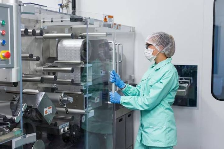 Thermoforming Machines: Guide to Technology, Components, and Applications