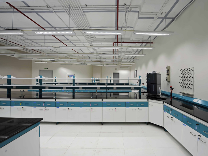 Laboratory Furniture Manufacturing: Types, Process and Quality