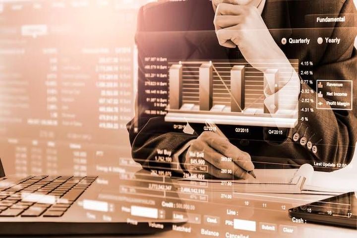 Enterprise Data Warehouse Architecture Overview of Infrastructure and Implementation