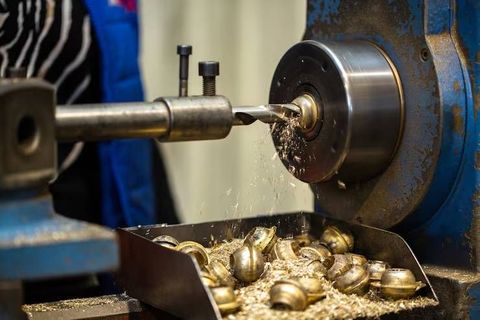 Slotting Machines: Guide to Types, Uses, Technology & Safety