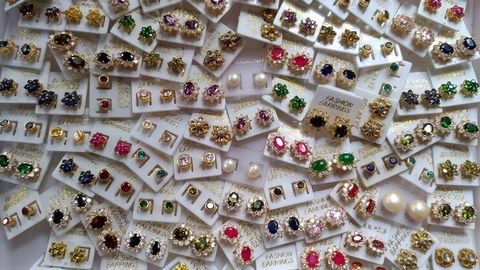 Statement Cuff Jewelry: Guide to Designs, Materials, and Styling Insights