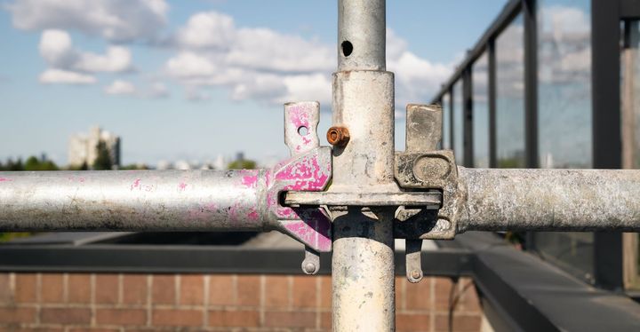 Understanding Scaffolding Systems: From Heavy-Duty Fittings to Modular Platforms